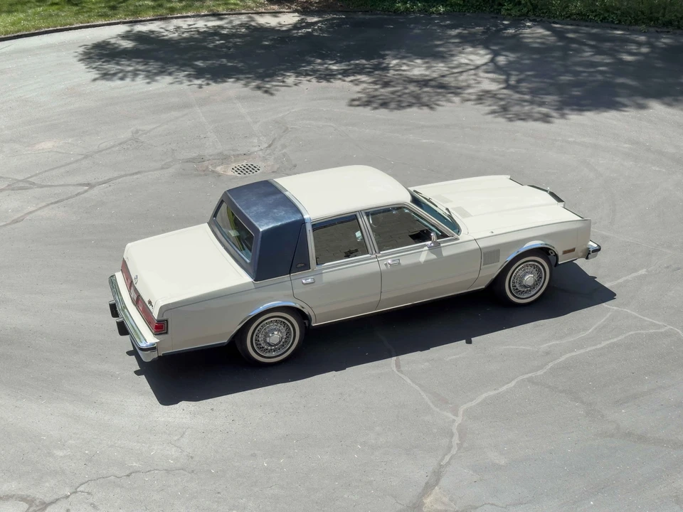 1987 Chrysler New Yorker - Image 13 of 31