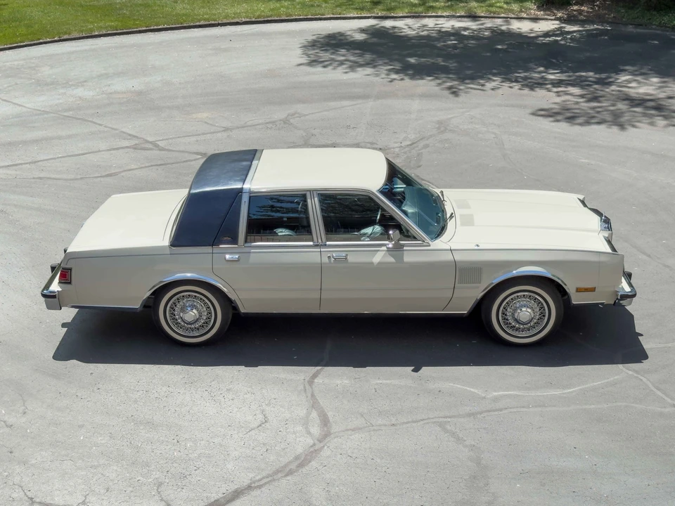 1987 Chrysler New Yorker - Image 10 of 31