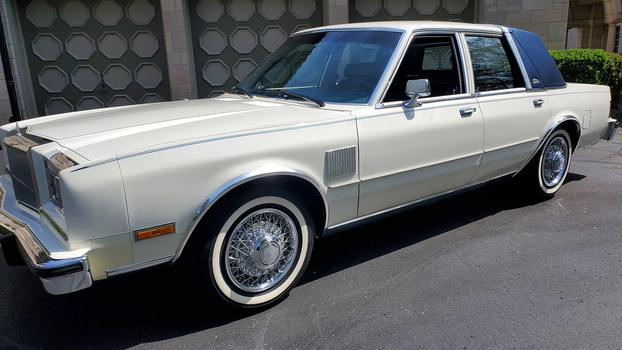 1987 Chrysler New Yorker - Image 6 of 31