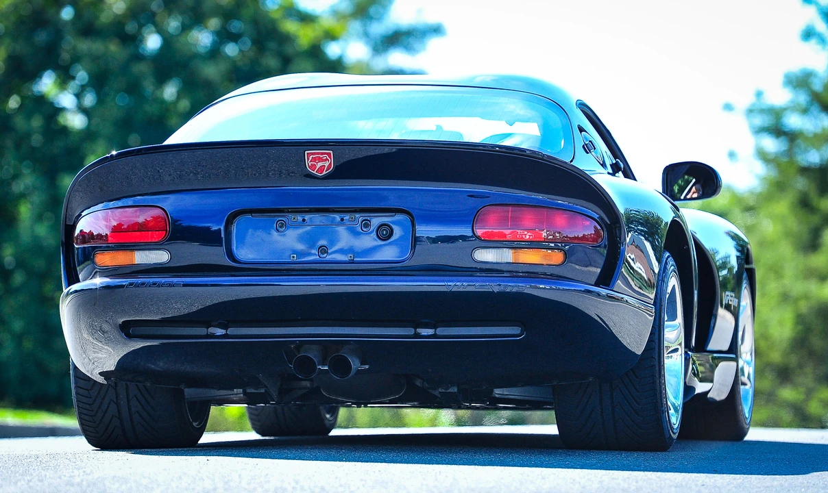 2001 Dodge Viper GTS 2nd Gen - Image 19 of 31