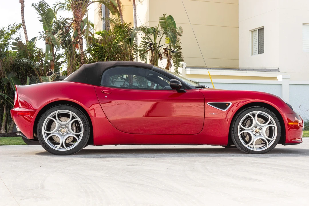 2009 Alfa Romeo 8C Competizione - Image 7 of 31