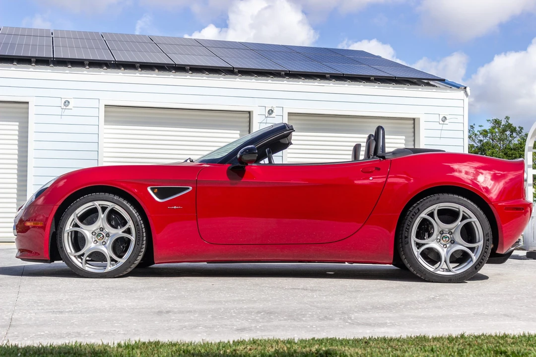 2009 Alfa Romeo 8C Competizione - Image 11 of 31