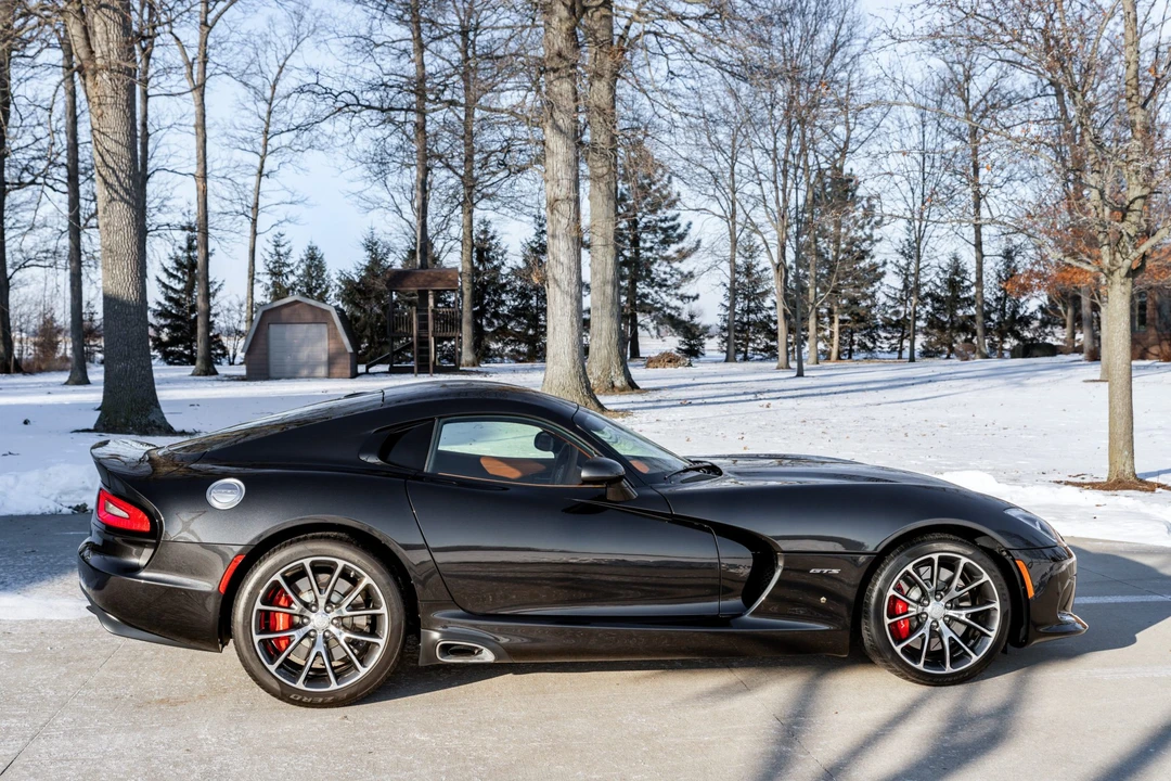2014 Dodge Viper 5th Gen - Image 5 of 31