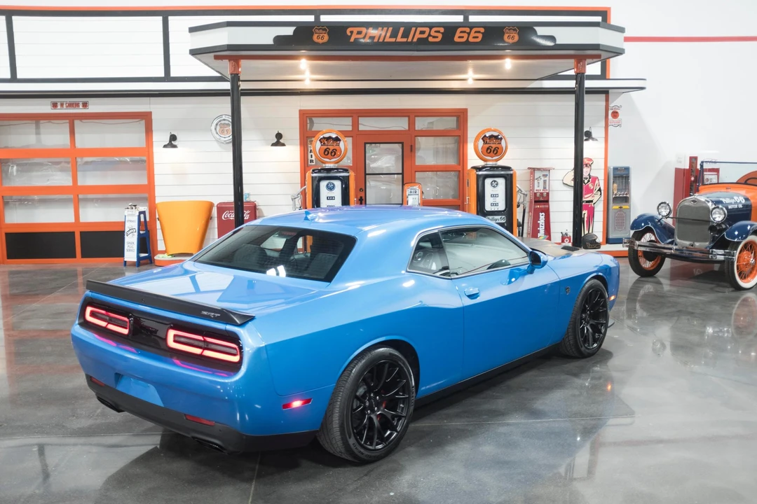 2016 Dodge Challenger SRT Hellcat 3rd Gen - Image 10 of 31