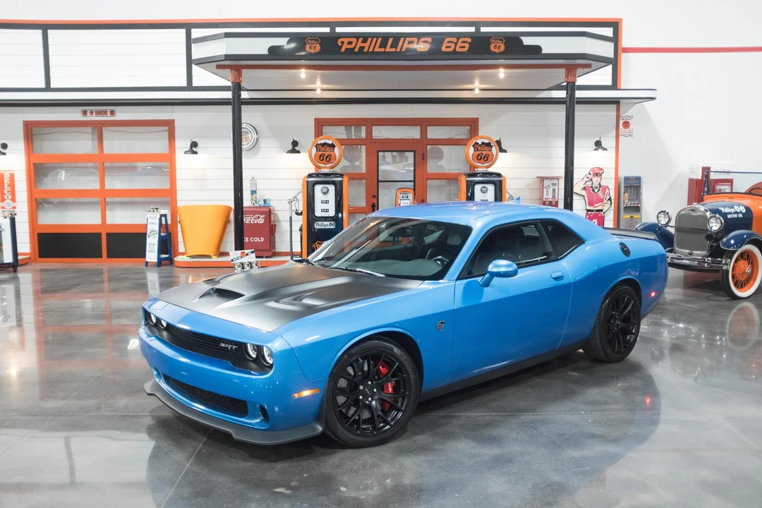 2016 Dodge Challenger SRT Hellcat 3rd Gen - Image 19 of 31