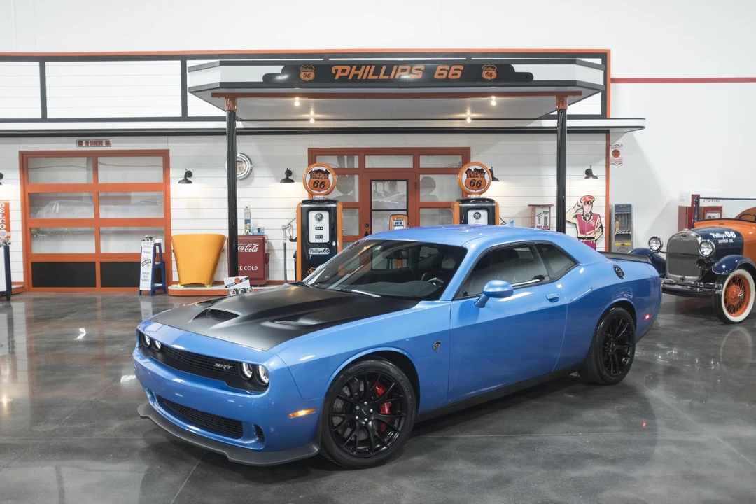 2016 Dodge Challenger SRT Hellcat 3rd Gen - Image 18 of 31