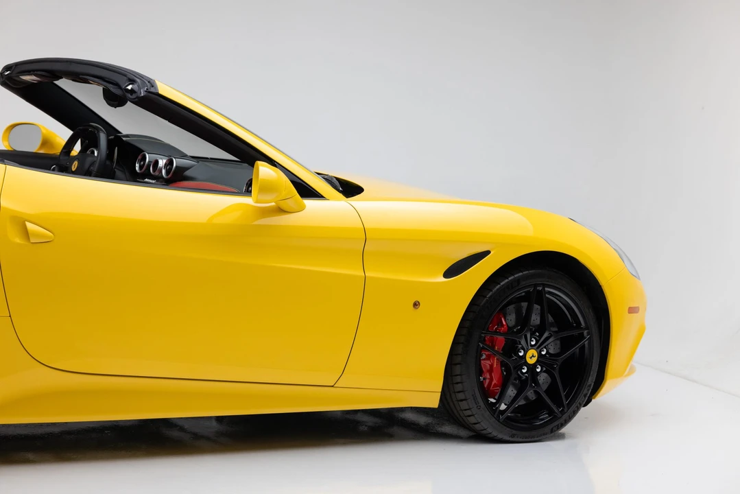 2016 Ferrari California T - Image 22 of 31