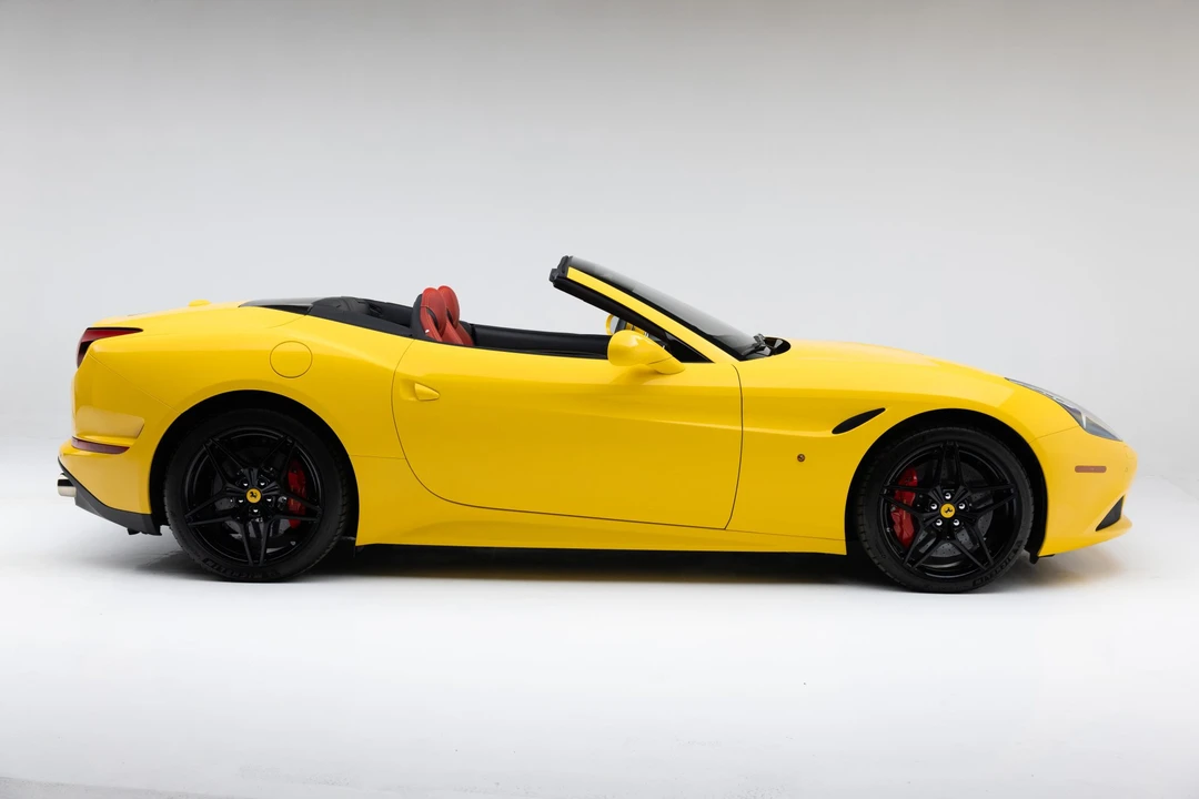 2016 Ferrari California T - Image 4 of 31
