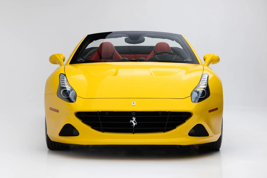 2016 Ferrari California T - Image 3 of 31