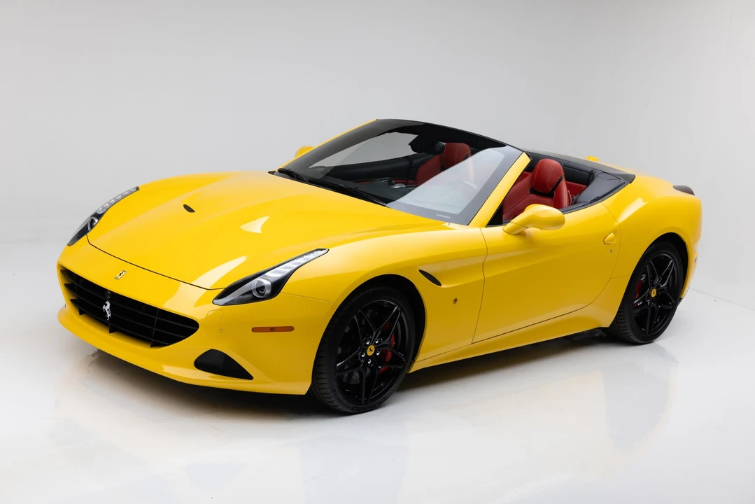 2016 Ferrari California T - Image 2 of 31