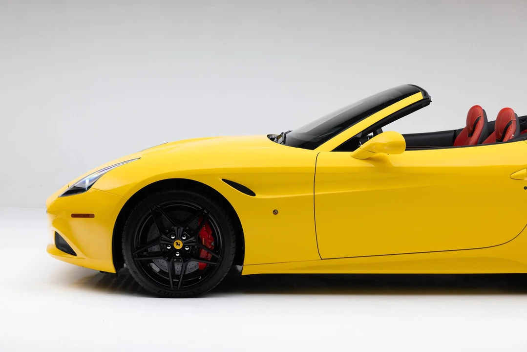 2016 Ferrari California T - Image 17 of 31
