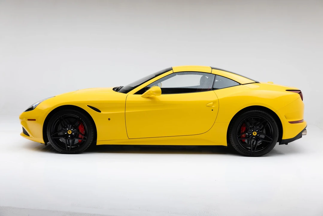 2016 Ferrari California T - Image 16 of 31