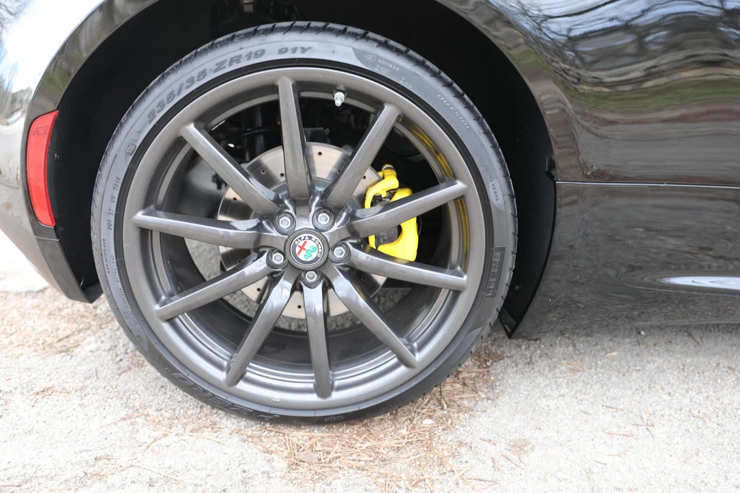2019 Alfa Romeo 4C Spider - Image 27 of 31