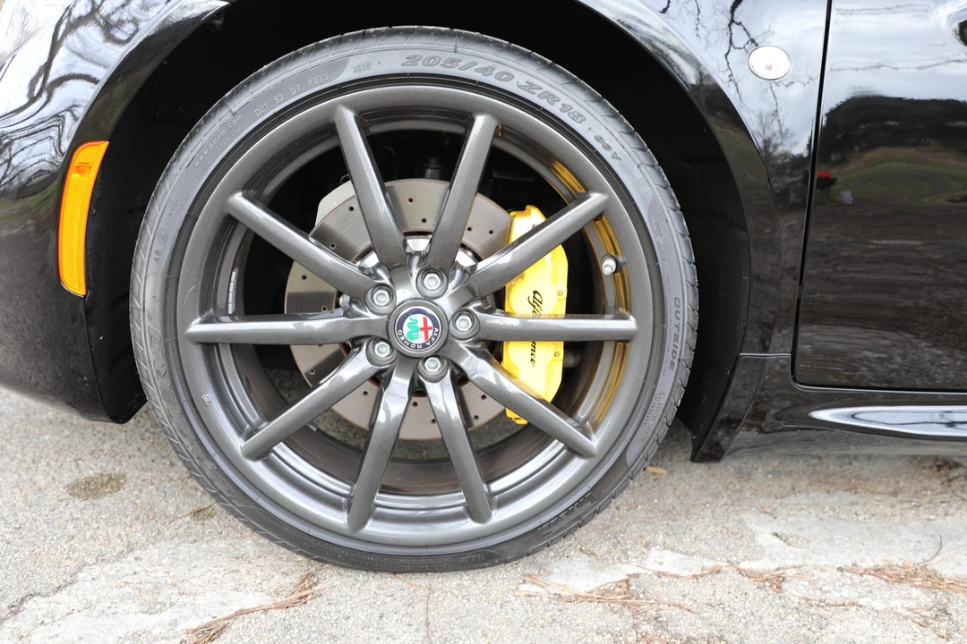 2019 Alfa Romeo 4C Spider - Image 26 of 31