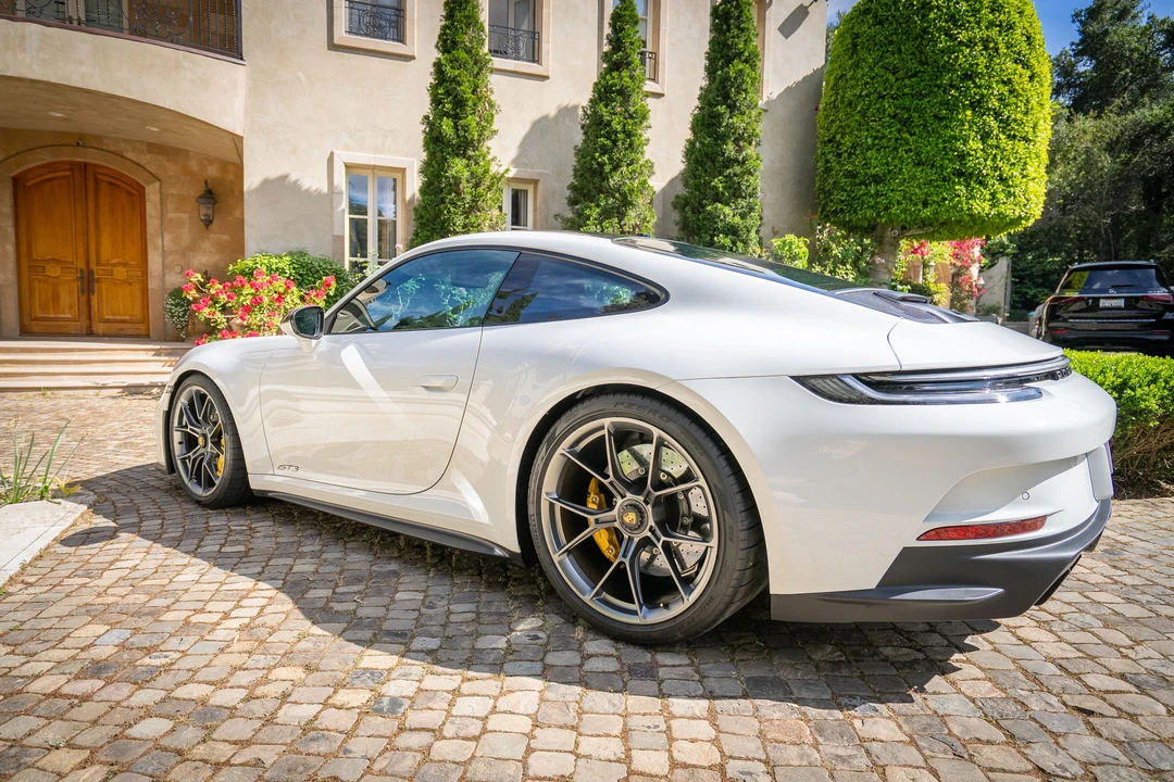 2022 Porsche 992 GT3 - Image 9 of 31