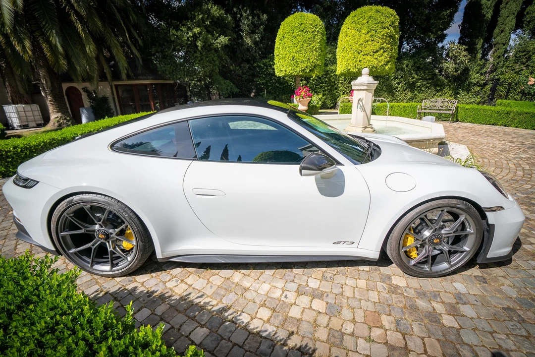 2022 Porsche 992 GT3 - Image 18 of 31