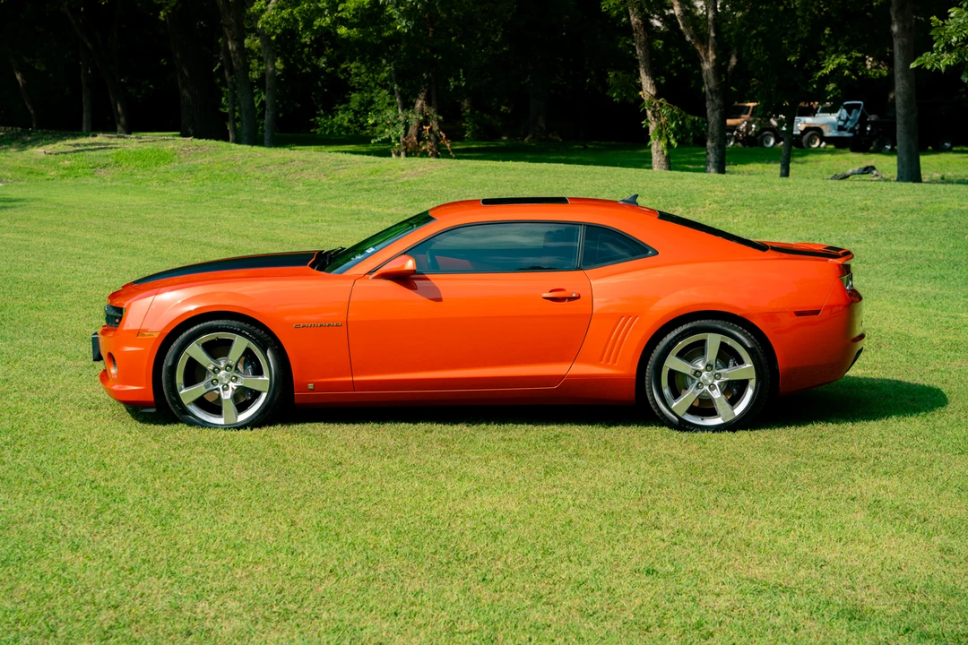 2010 Chevrolet Camaro SS 5th Gen - Image 5 of 31
