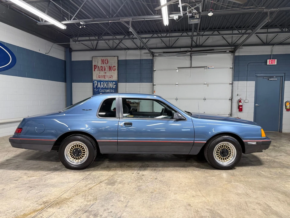 1985 Ford Thunderbird 9th Gen - Image 9 of 31