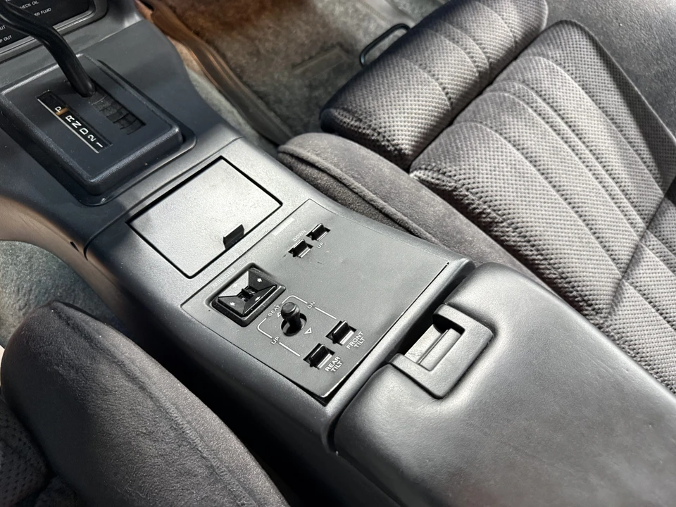 1985 Ford Thunderbird 9th Gen - Image 29 of 31