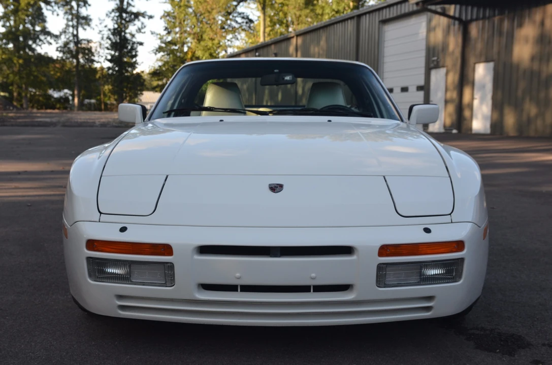 1986 Porsche 944 Turbo - Image 16 of 31