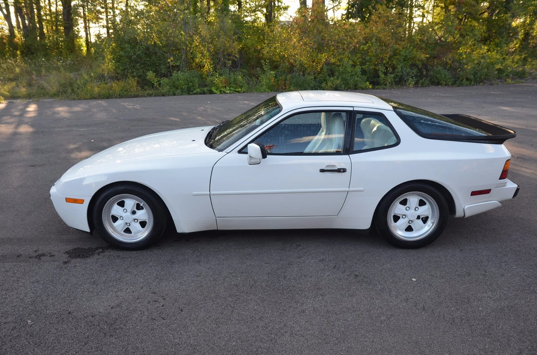 1986 Porsche 944 Turbo - Image 4 of 31