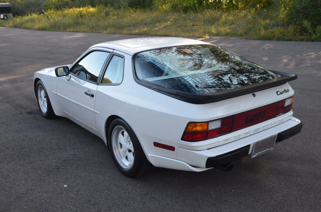 1986 Porsche 944 Turbo - Image 6 of 31