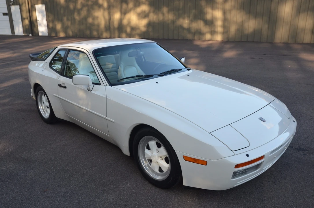 1986 Porsche 944 Turbo - Image 13 of 31