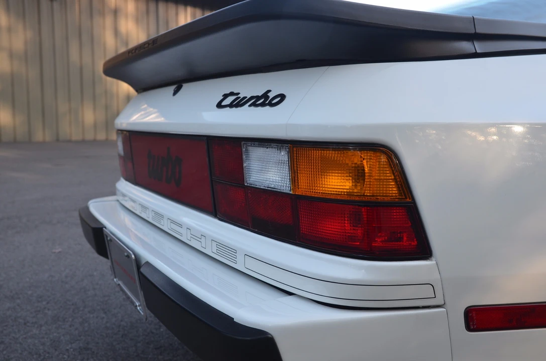1986 Porsche 944 Turbo - Image 20 of 31
