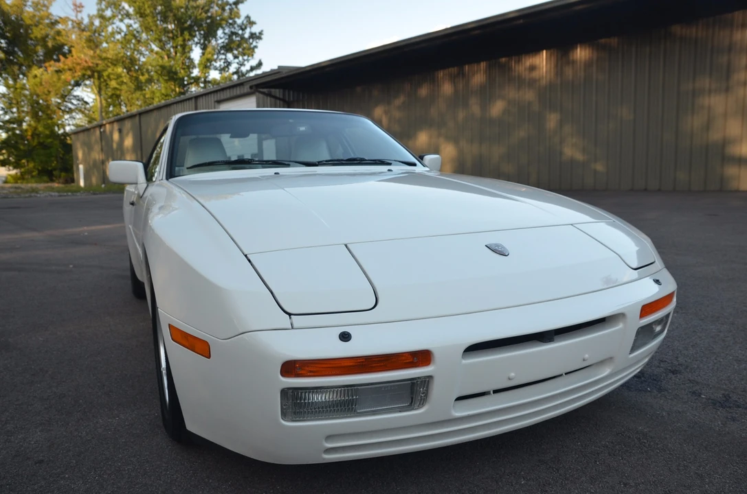 1986 Porsche 944 Turbo - Image 14 of 31