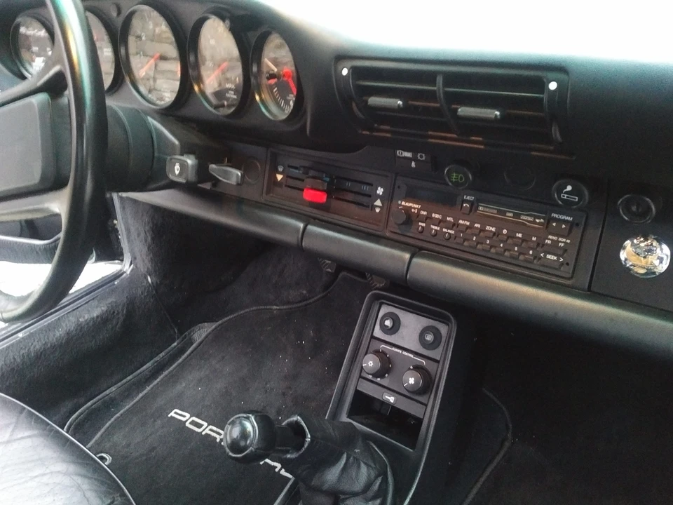 1987 Porsche 911 Carrera 3.2 - Image 27 of 31