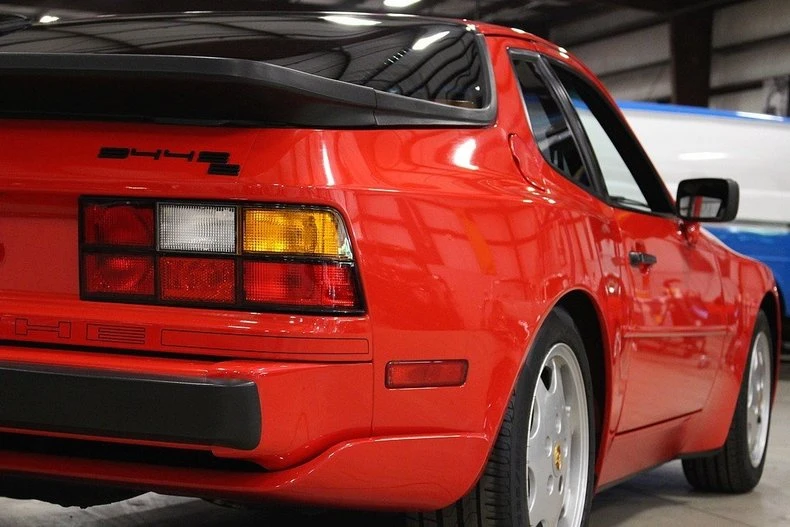 1990 Porsche 944 S2 - Image 17 of 31
