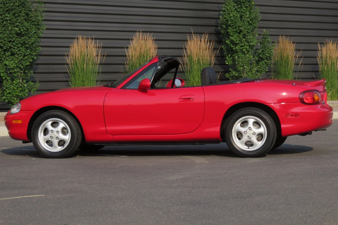 1999 Mazda NB MX-5 Miata - Image 6 of 31