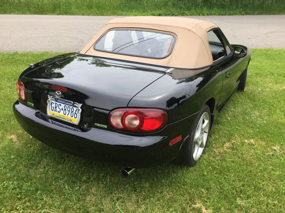 2002 Mazda NB MX-5 Miata - Image 3 of 31