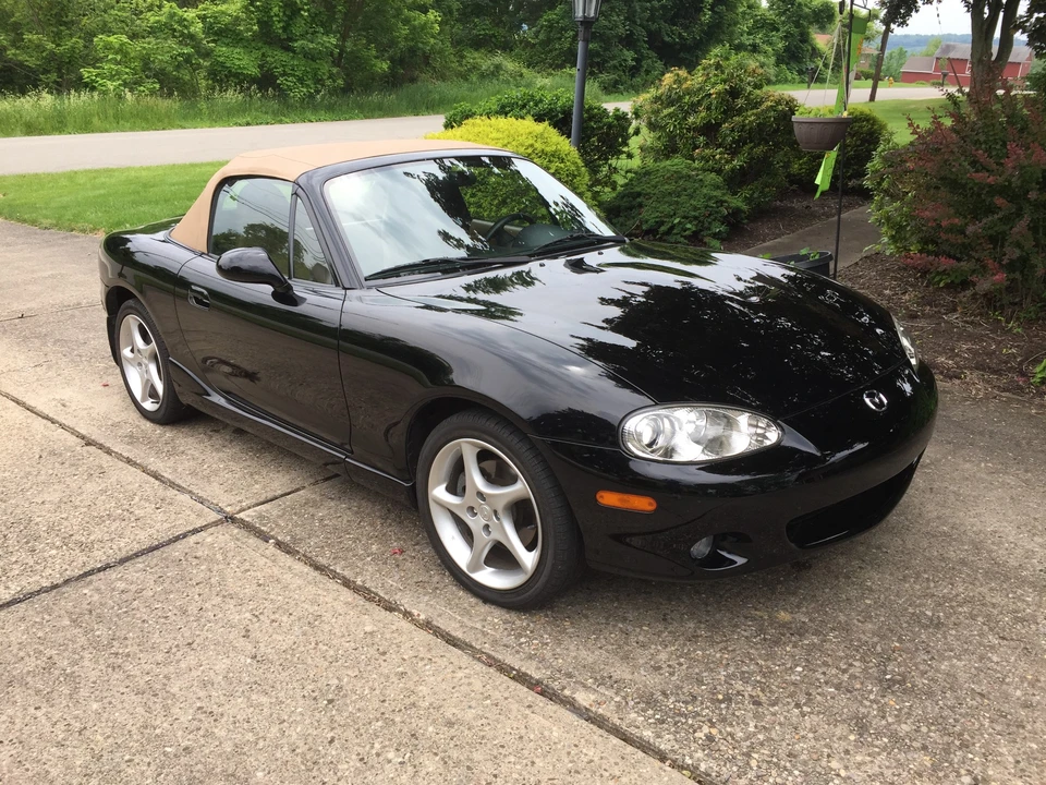 2002 Mazda NB MX-5 Miata - Image 2 of 31