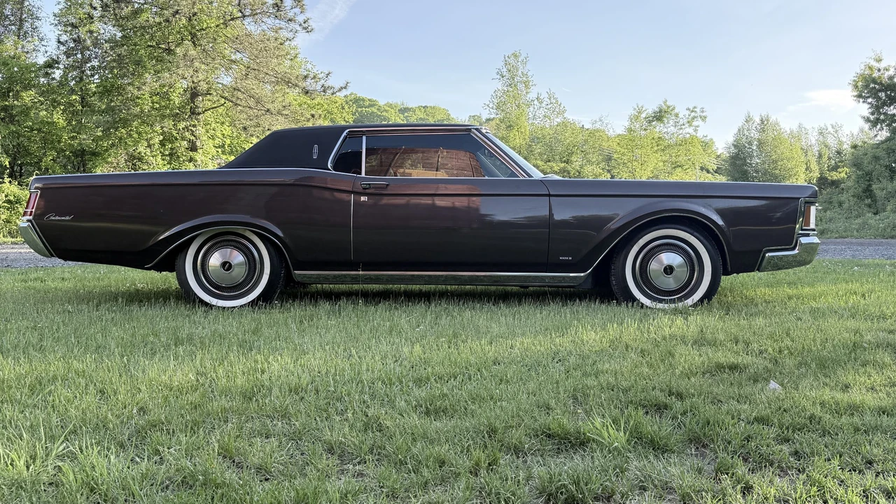 1970 Lincoln Continental Mark III - Image 18 of 31