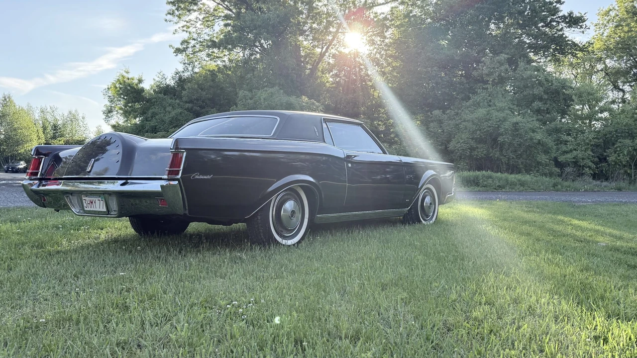 1970 Lincoln Continental Mark III - Image 22 of 31