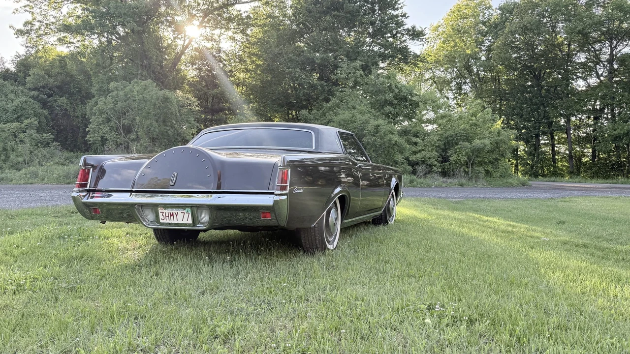 1970 Lincoln Continental Mark III - Image 24 of 31