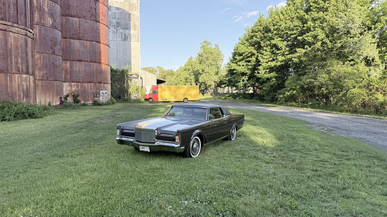 1970 Lincoln Continental Mark III - Image 3 of 31