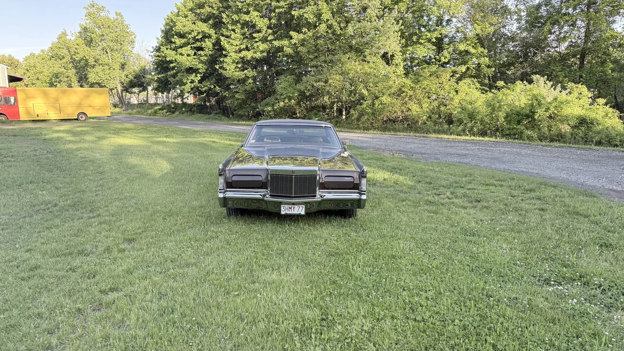 1970 Lincoln Continental Mark III - Image 10 of 31
