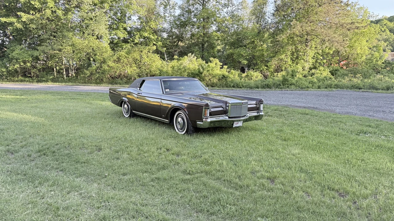 1970 Lincoln Continental Mark III - Image 11 of 31