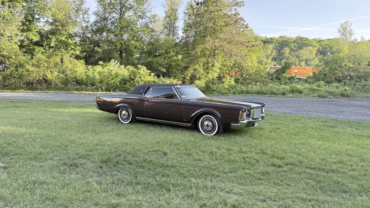 1970 Lincoln Continental Mark III - Image 12 of 31