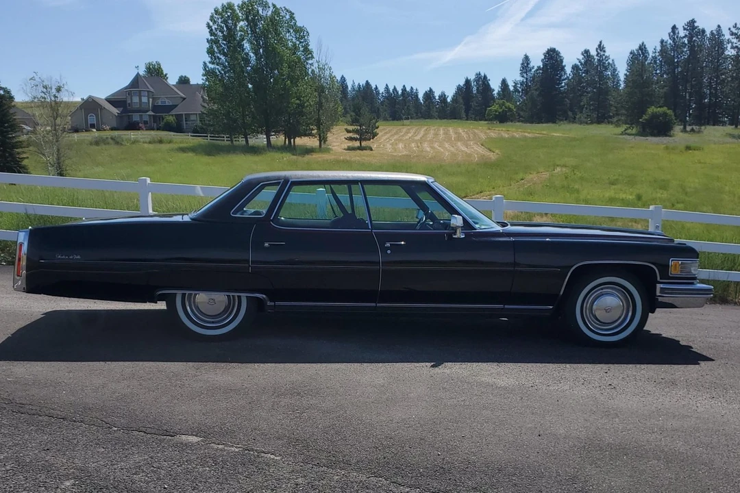 1976 Cadillac DeVille 4th Gen - Image 25 of 31