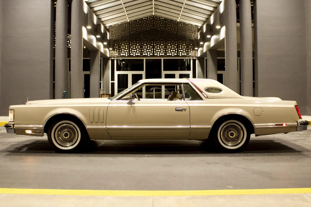 1979 Lincoln Continental Mark V - Image 3 of 8