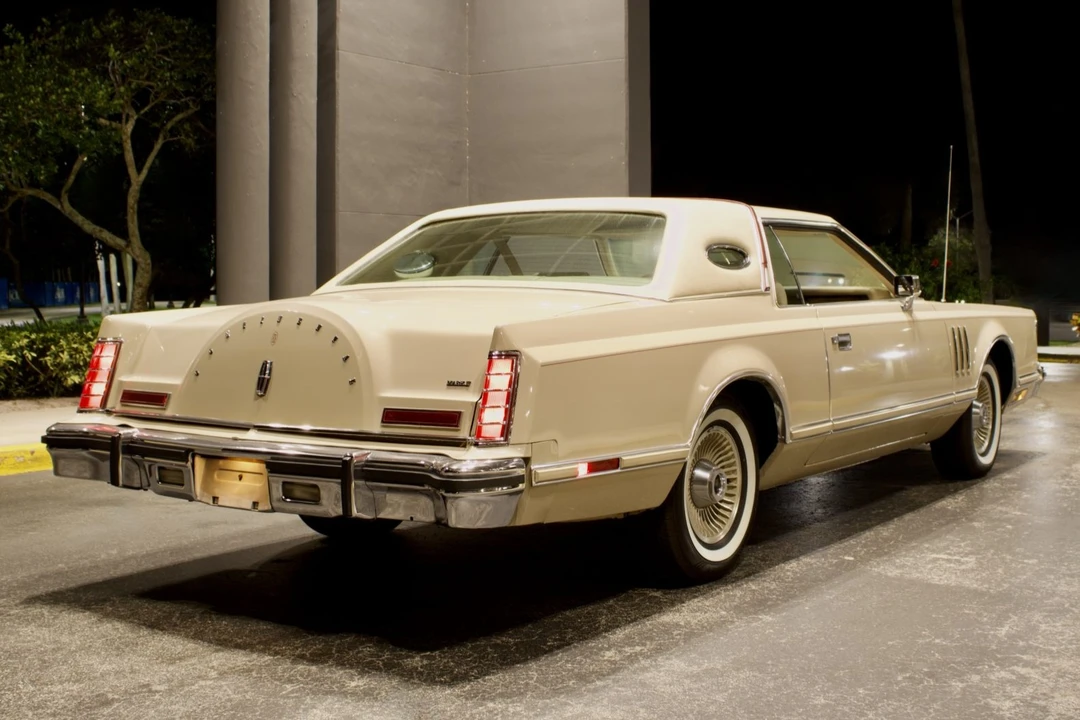 1979 Lincoln Continental Mark V - Image 2 of 8