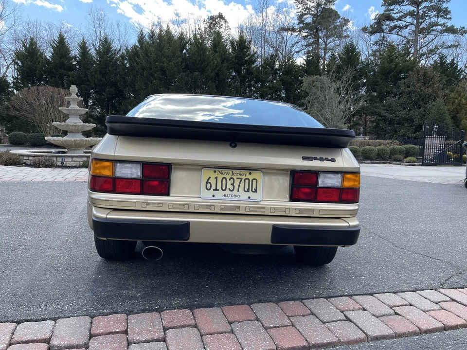 1983 Porsche 944 - Image 8 of 31