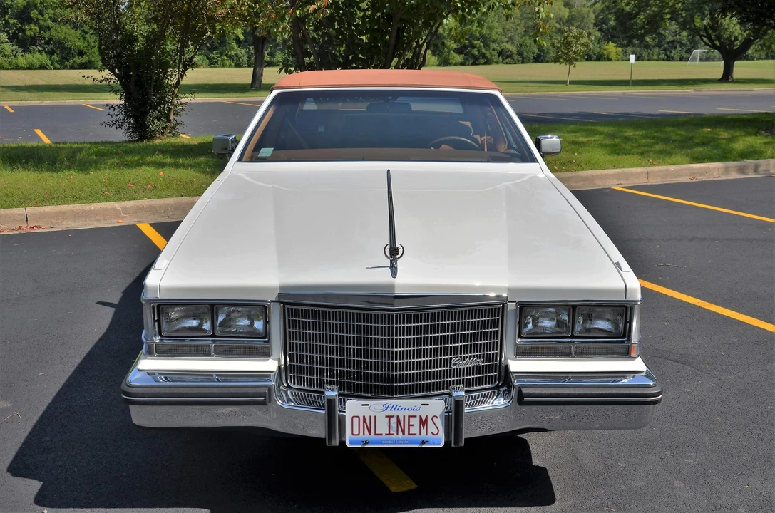 1984 Cadillac Seville - Image 13 of 31