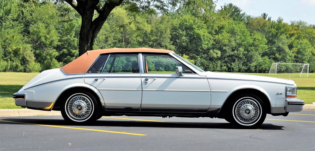 1984 Cadillac Seville - Image 23 of 31