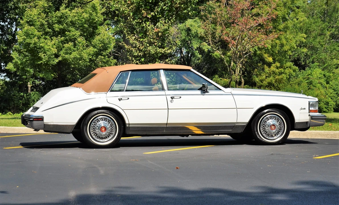 1984 Cadillac Seville - Image 24 of 31