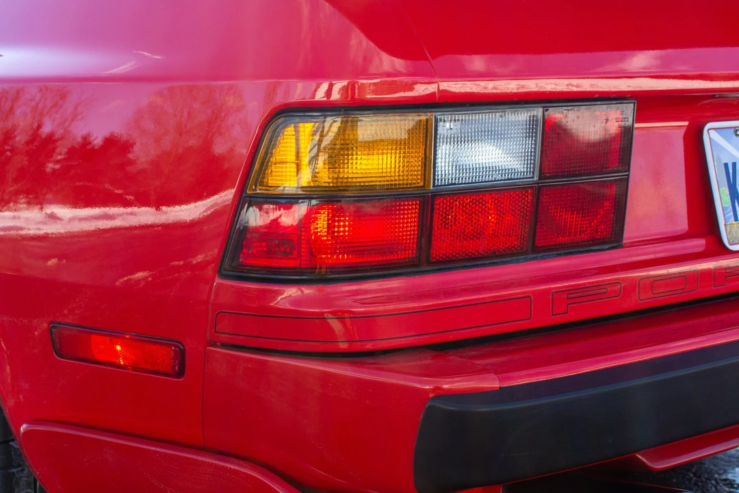 1986 Porsche 944 Turbo - Image 14 of 31