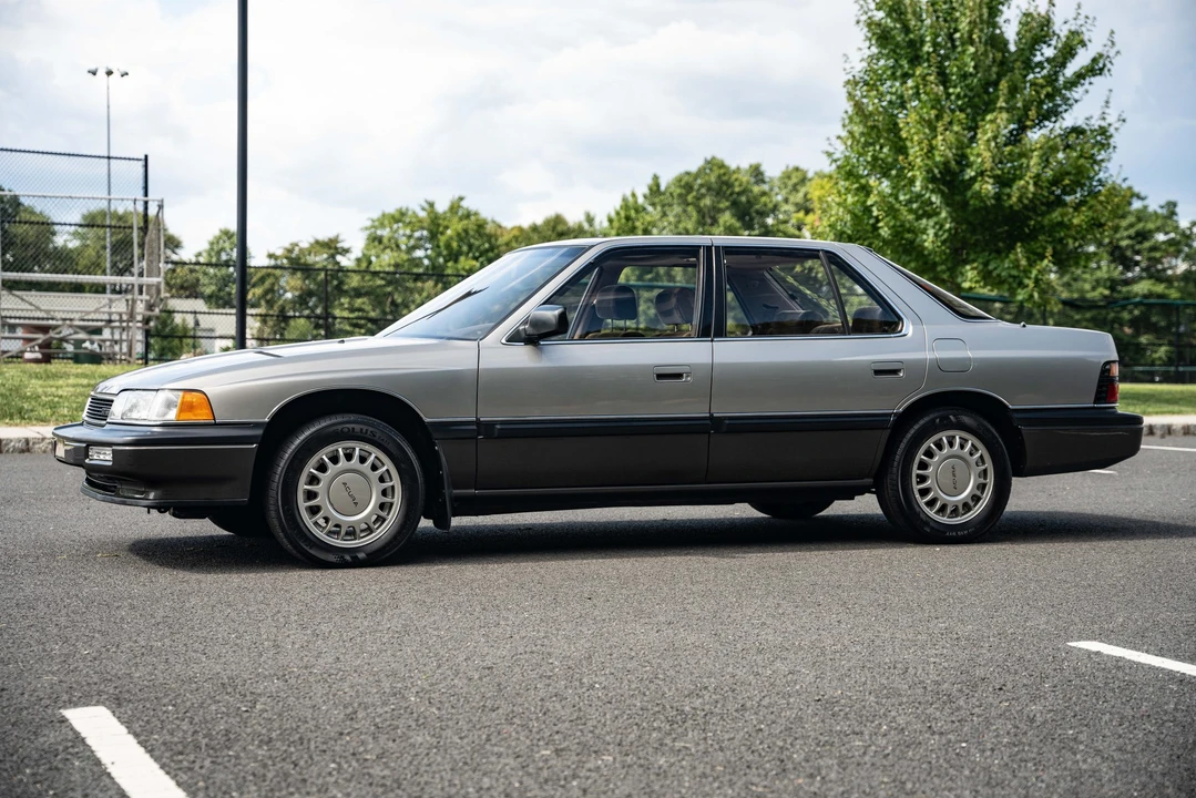 1987 Acura Legend 1st Gen - Image 2 of 31